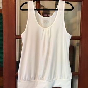 Skirt Sports Free Flow white running tank